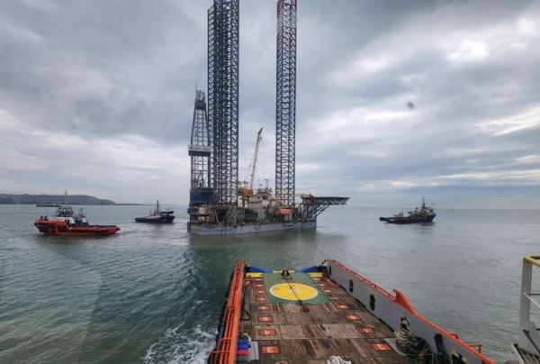 Буксиры ASCO проведут буровую установку «Нептун» к месту эксплуатации