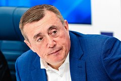 Губернатор объяснил отключение света после загадочной вспышки на Сахалине