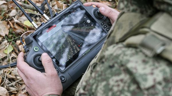 Операторы БПЛА показали работу центра по производству дронов в зоне СВО