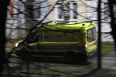 Ожидавшему такси россиянину проломили голову возле ресторана