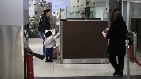 В туриндустрии назвали дефект в загранпаспорте причиной для запрета въезда в страну